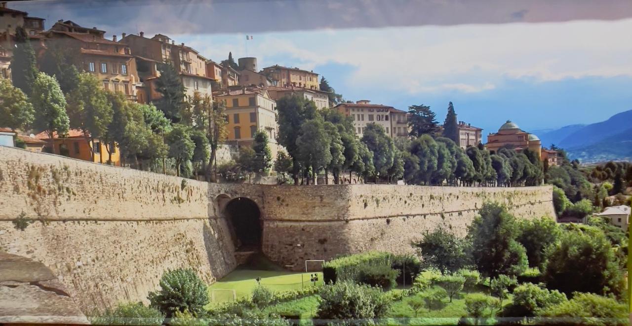 Smart Gold Apartment Luxury Central Bergamo Bagian luar foto