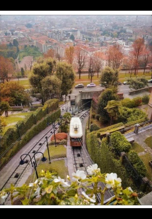 Smart Gold Apartment Luxury Central Bergamo Bagian luar foto