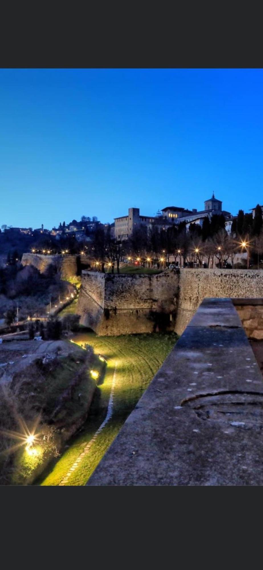 Smart Gold Apartment Luxury Central Bergamo Bagian luar foto