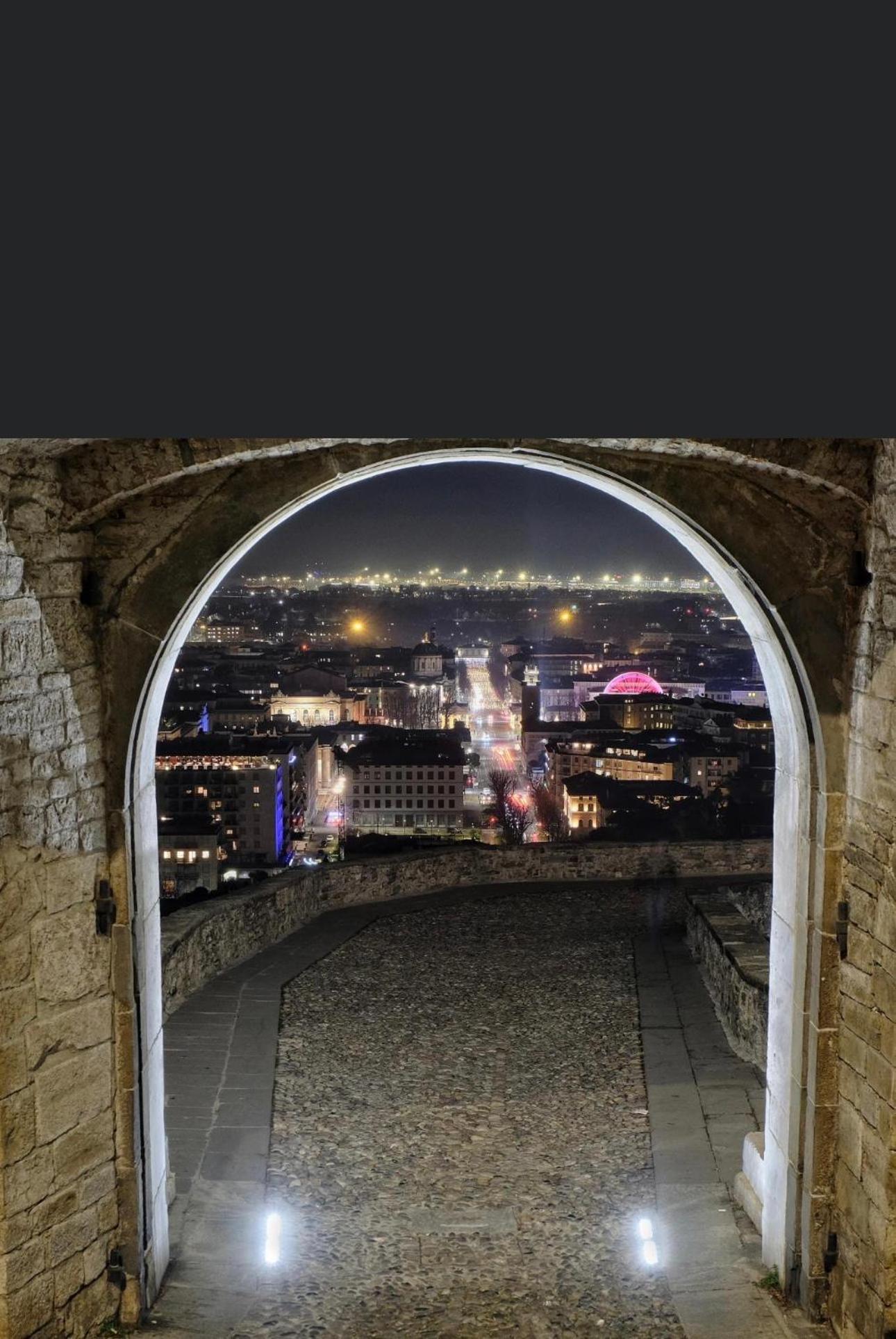 Smart Gold Apartment Luxury Central Bergamo Bagian luar foto
